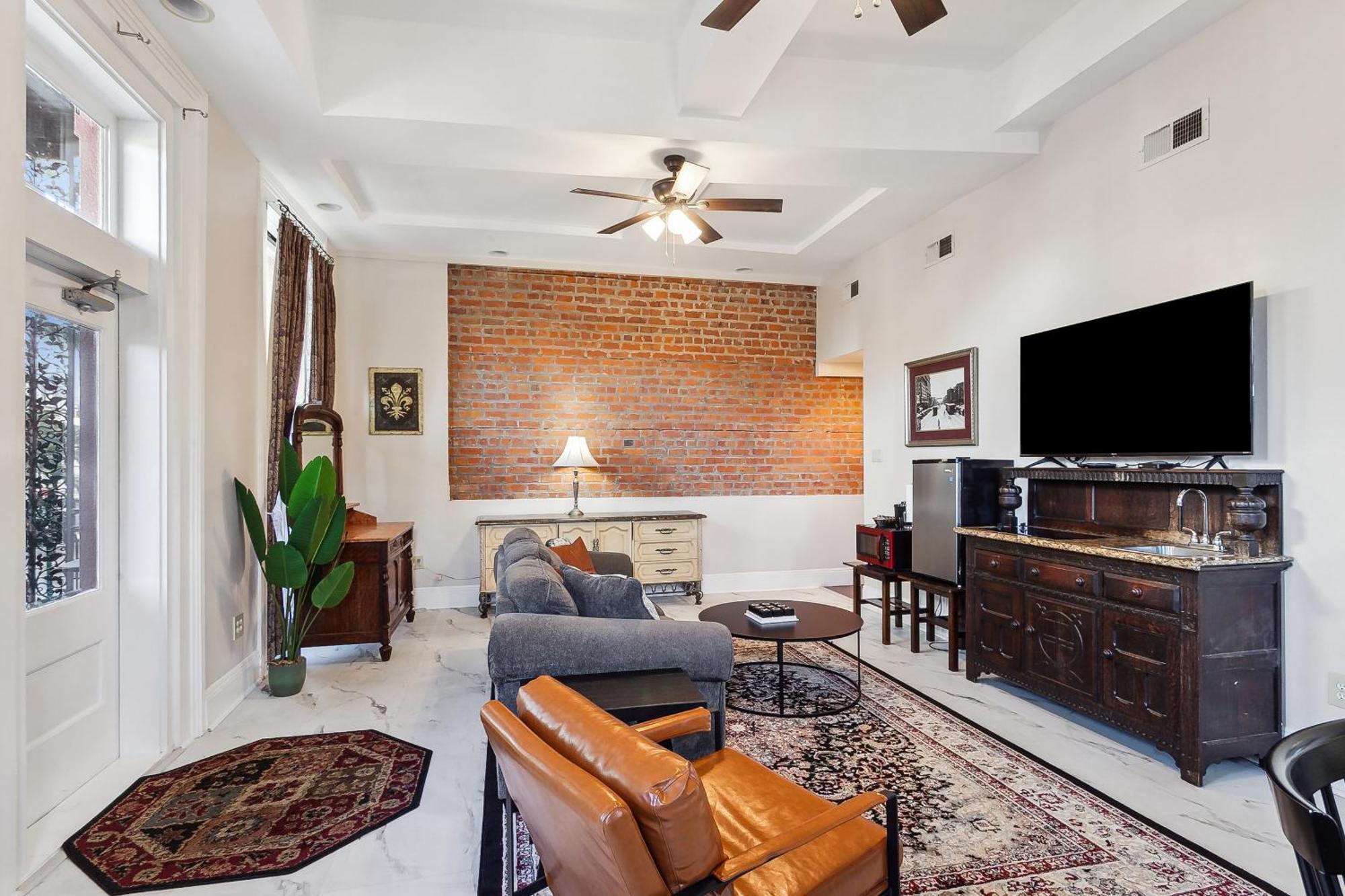 Maison Pierre Lafitte Hotel