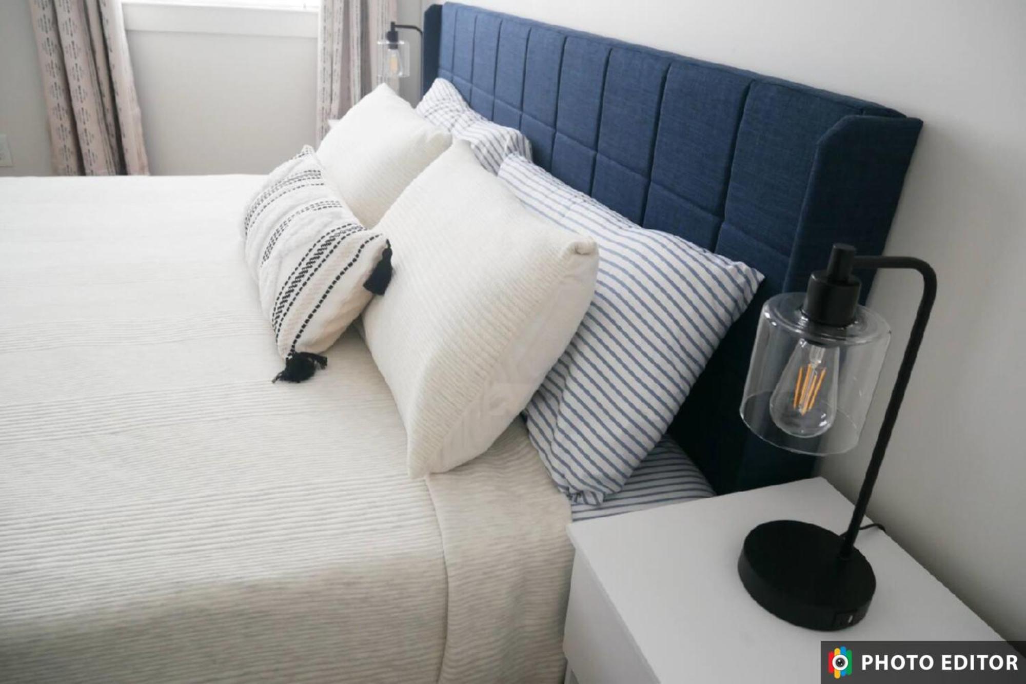 Entire Spacious Vacation - 1 Mile To Attractions *