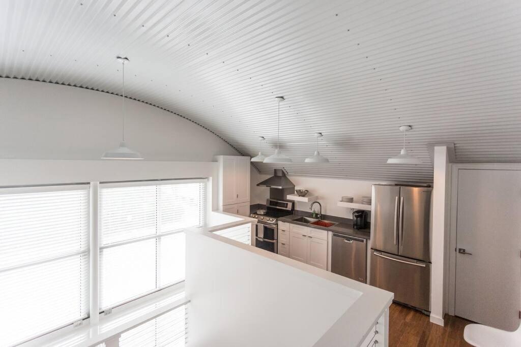 Moon 101 - Full Moon - 2br 2 5 Bath + Living Apartment New Orleans