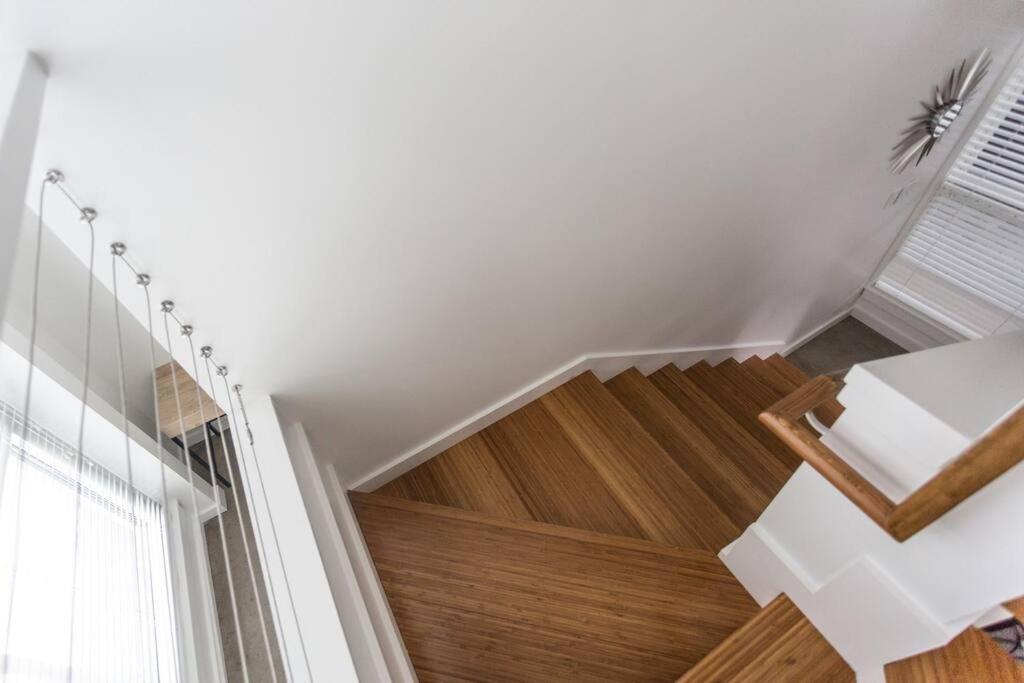 Apartment Moon 101 - Full Moon - 2br 2 5 Bath + Living *