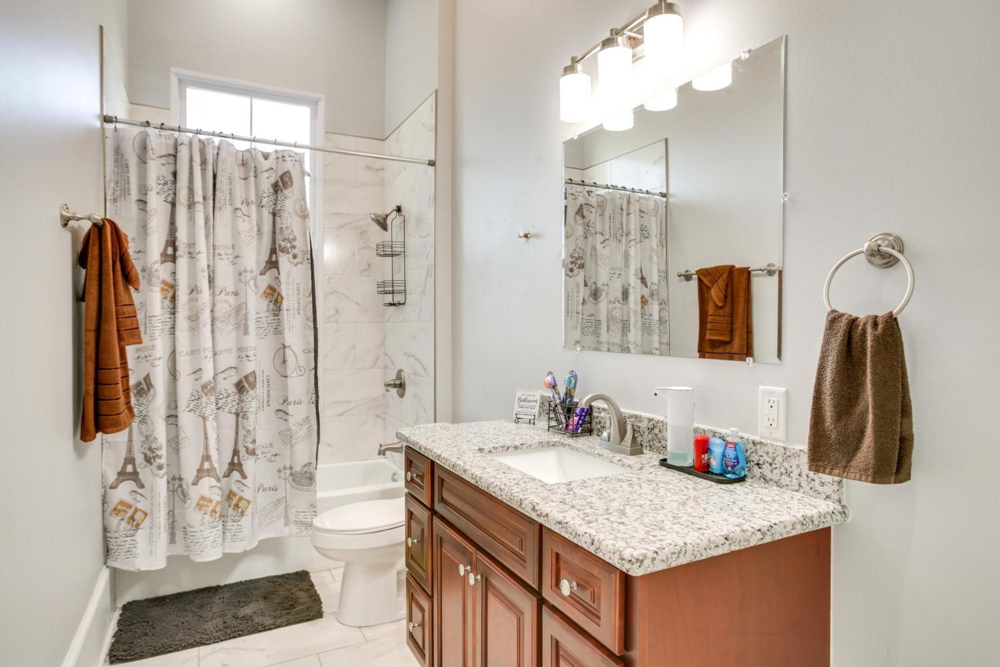 2 Mi To French Quarter Walkable Nola