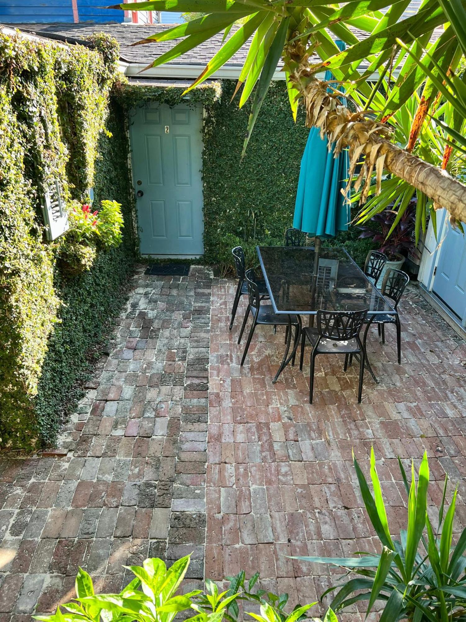 Inn Antonine Upper Garden District New Orleans