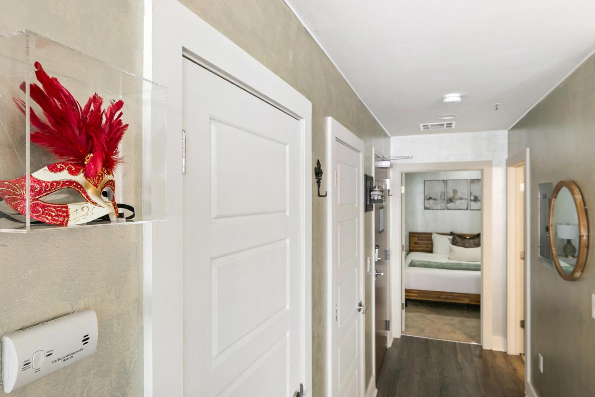 Apartment California Building Oasis: 1br In Vibrant