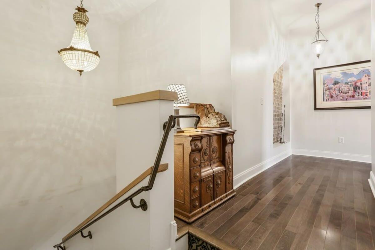 The Burgundy Penthouse Steps To The French Quarter * New Orleans