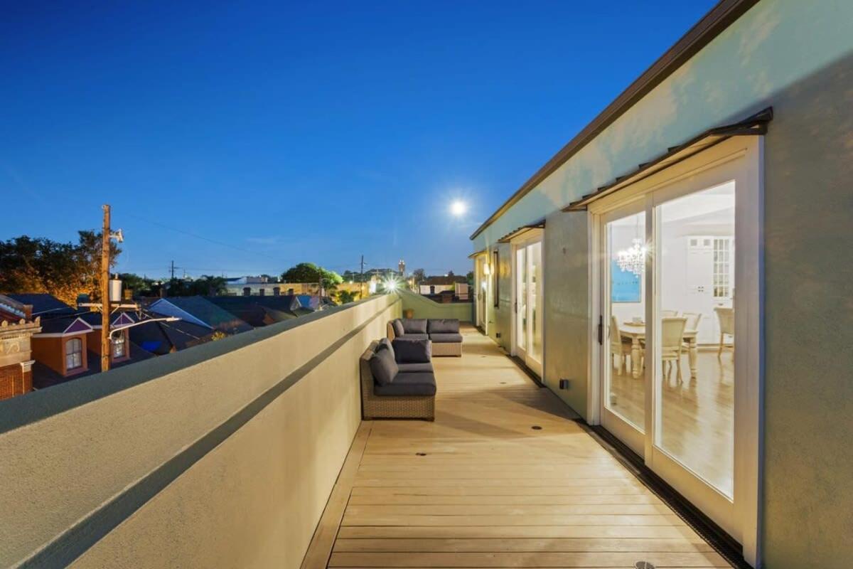 Holiday home The Burgundy Penthouse Steps To The French Quarter