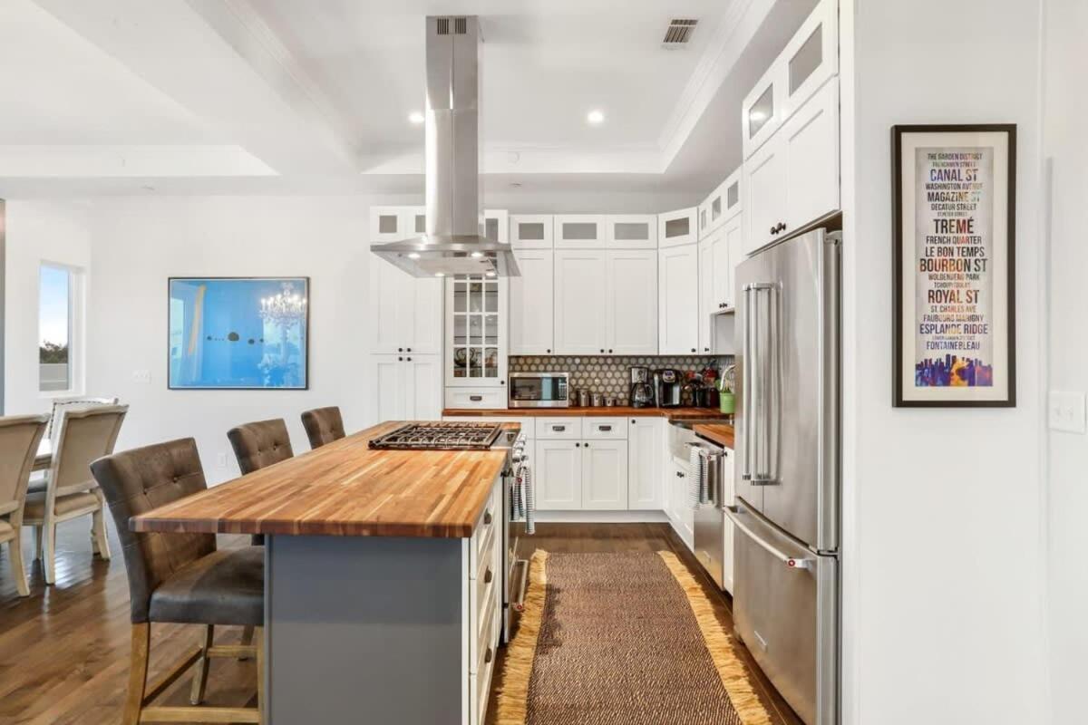 Holiday home The Burgundy Penthouse Steps To The French Quarter