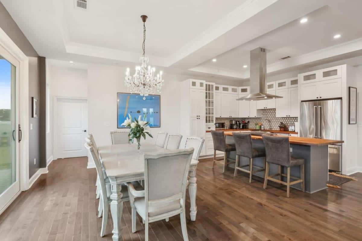 The Burgundy Penthouse Steps To The French Quarter New Orleans