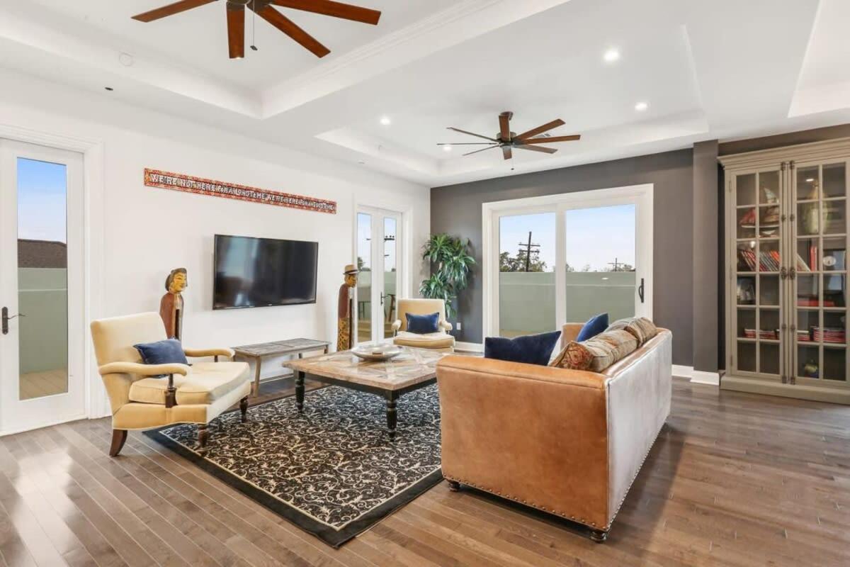 Holiday home The Burgundy Penthouse Steps To The French Quarter *