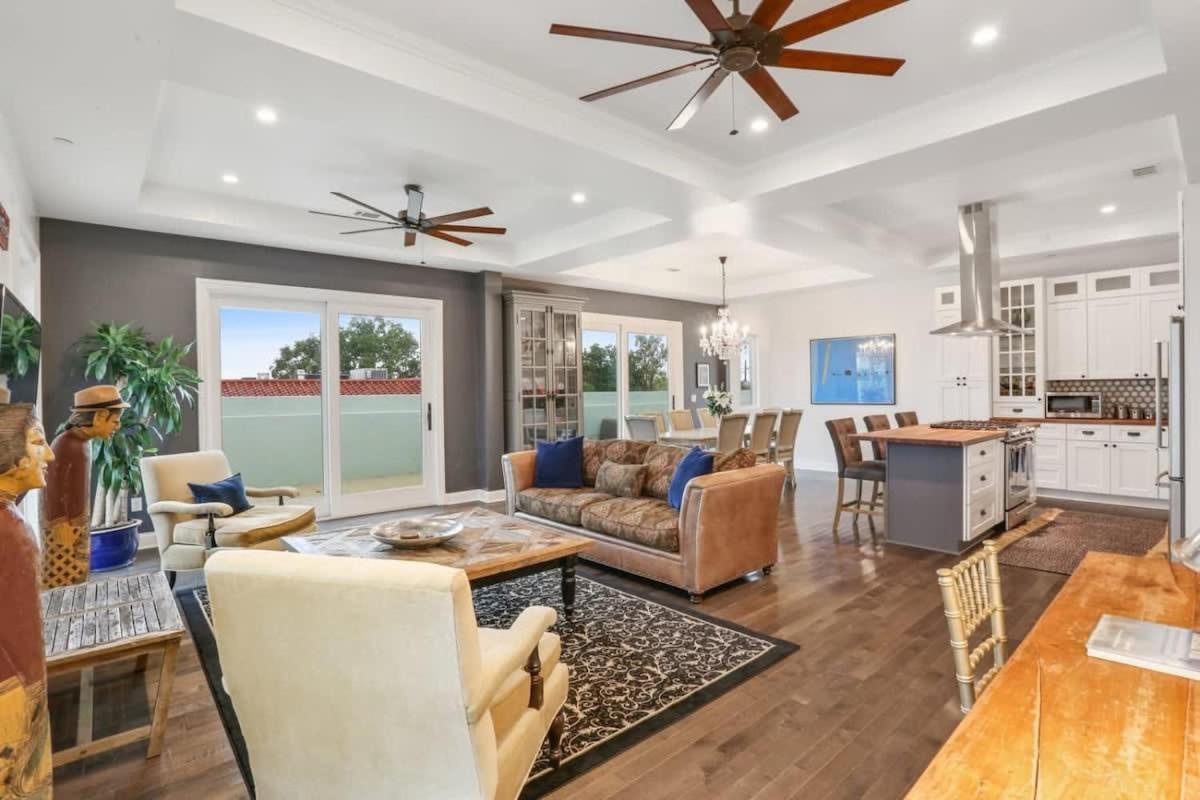 Holiday home The Burgundy Penthouse Steps To The French Quarter