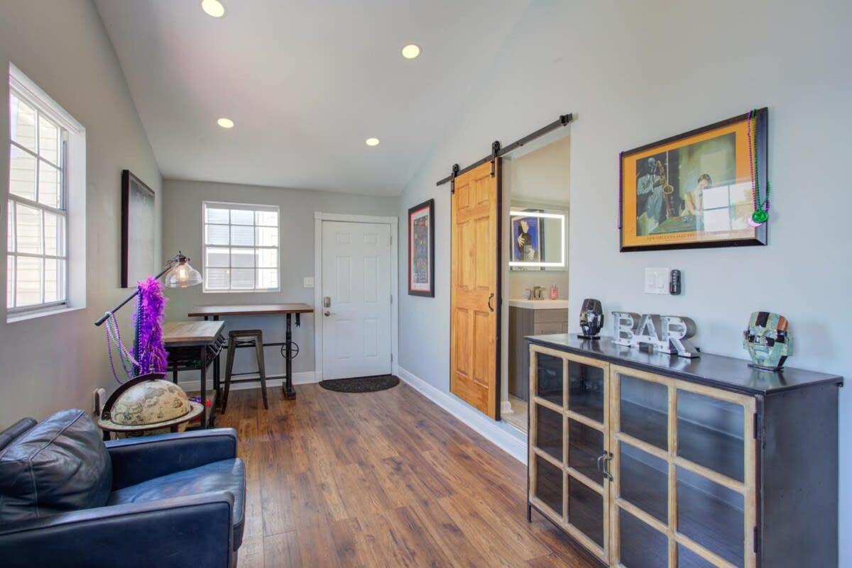 Charming Conti Nest With Large Courtyard