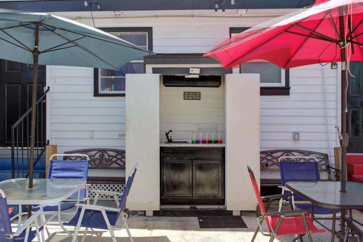 Charming Conti Nest With Large Courtyard New Orleans