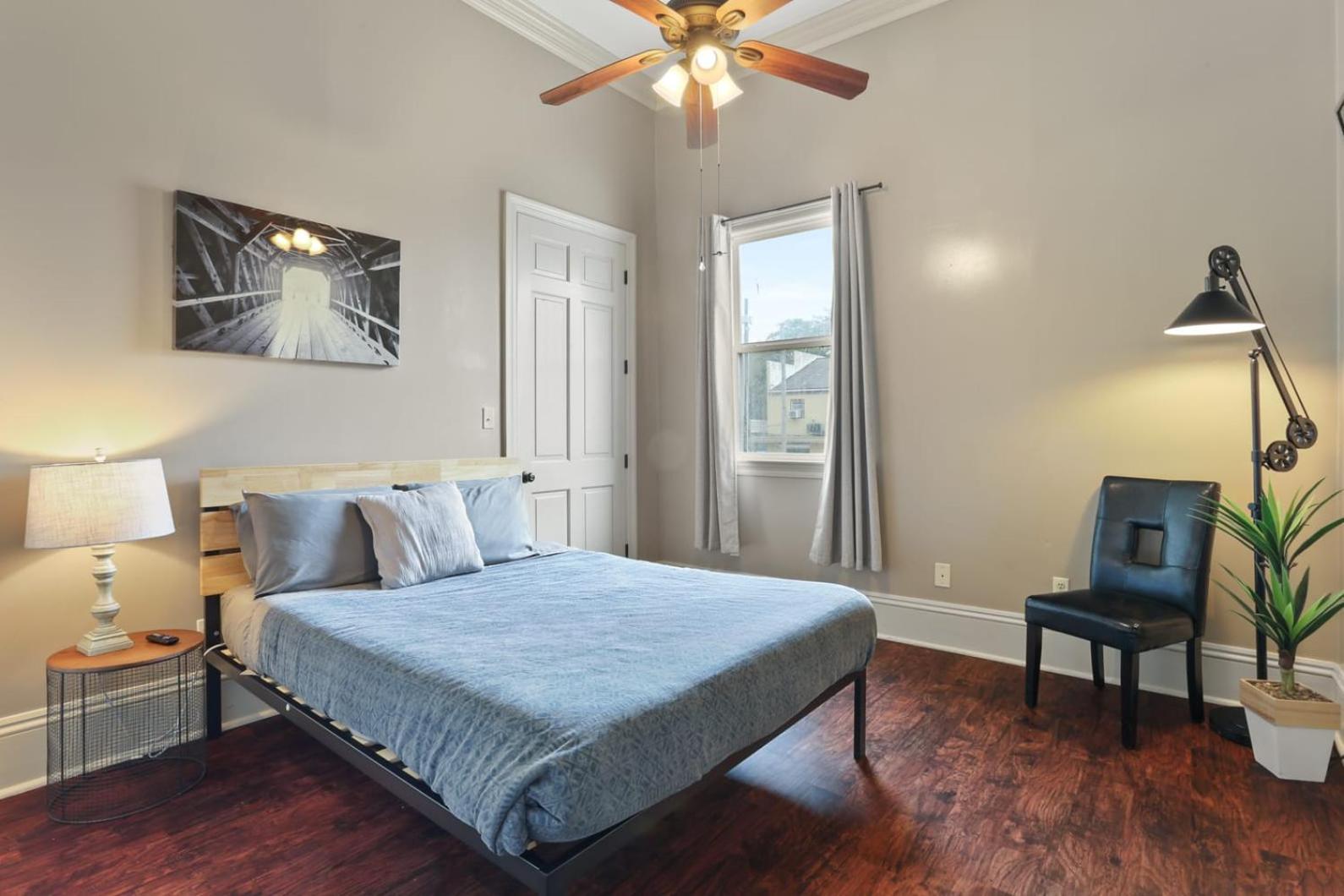 3bd Steps To Saint Charles Gated Parking New Orleans