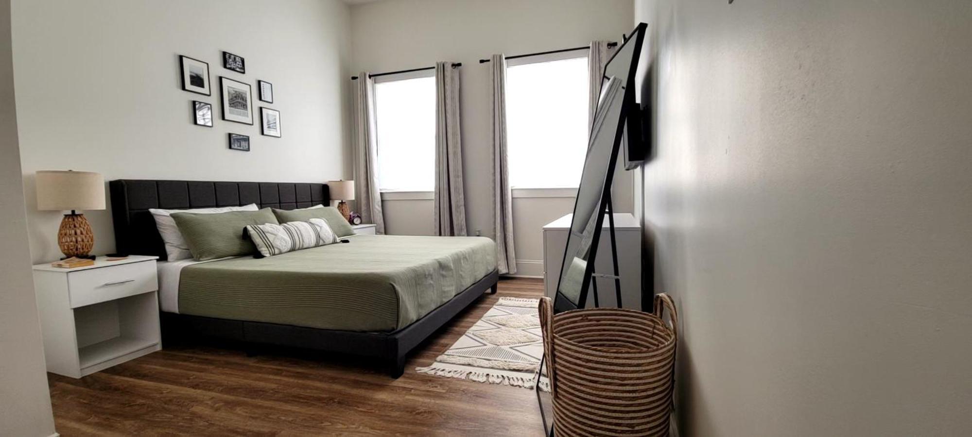 Entire Spacious Vacation - 1 Mile To Attractions Villa *