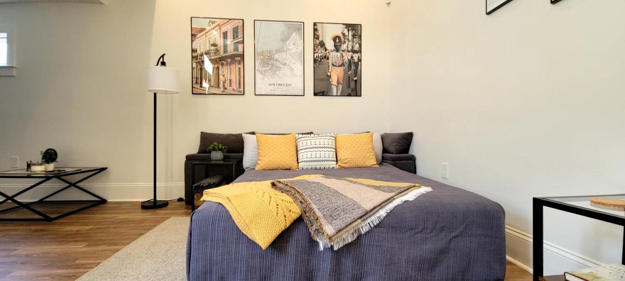 Entire Spacious Vacation - 1 Mile To Attractions *