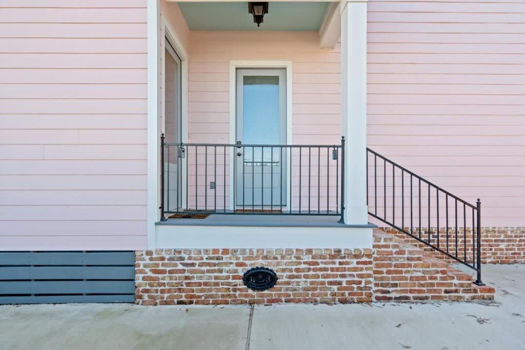 Luxury 4bd With Pool And Off Street Parking New Orleans