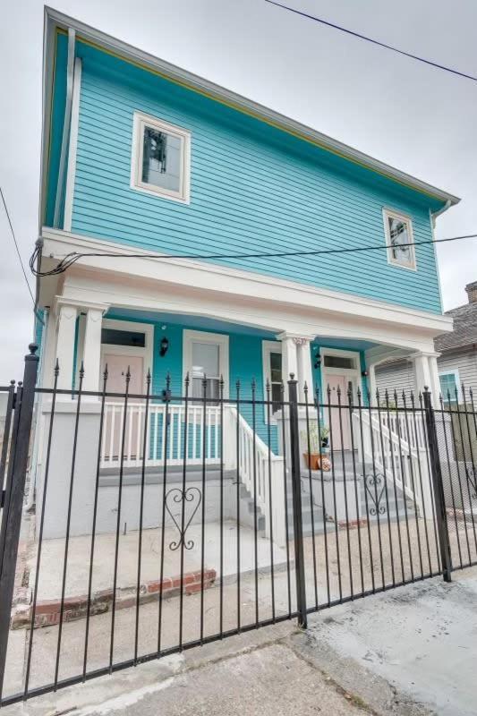 Holiday home Urban 3 Bedroom Local Art Filled Frenchman Oasis