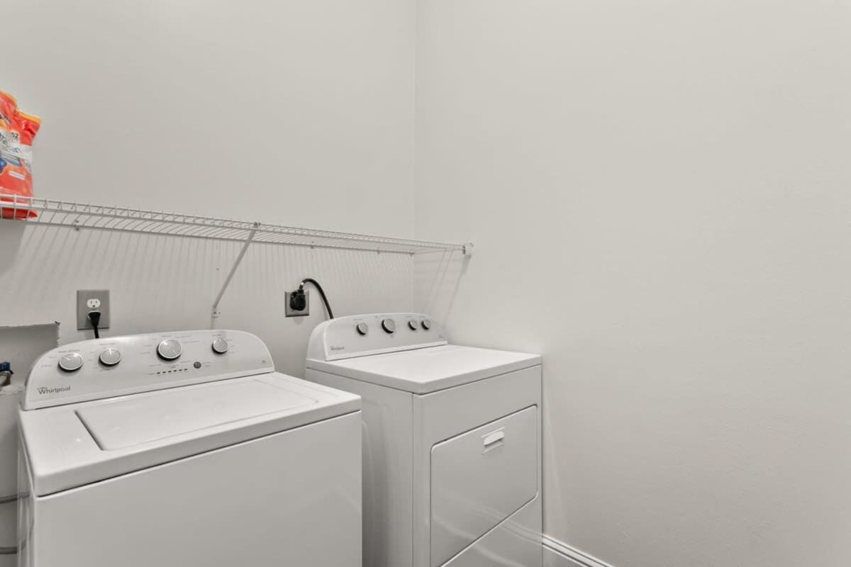 Apartment Modern Pristine Stunning 2bd Garden District New Orleans