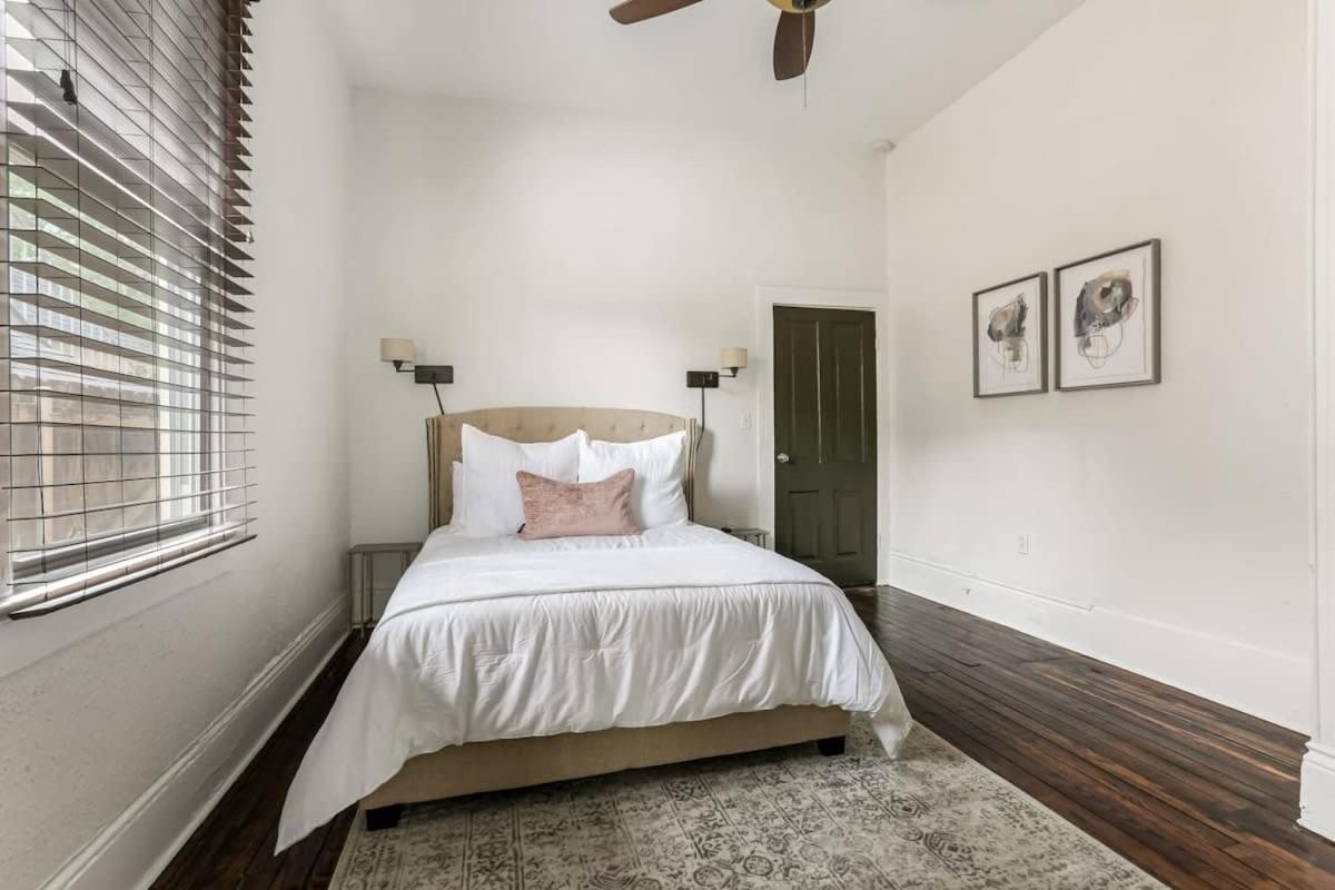 5bed Streetcar Retreat W Outdoor Entertaining Apartment