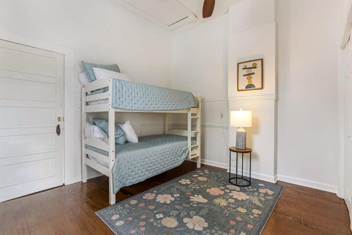 Apartment 5bed Streetcar Retreat W Outdoor Entertaining New Orleans