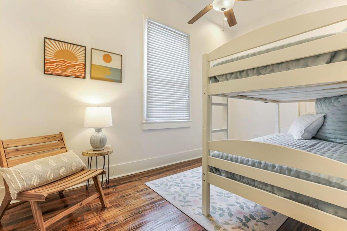 5bed Streetcar Retreat W Outdoor Entertaining * New Orleans
