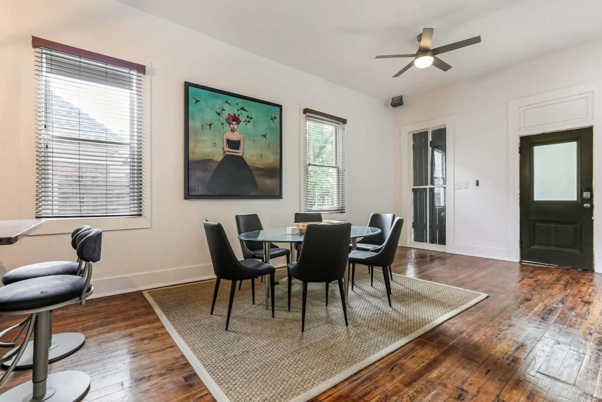 5bed Streetcar Retreat W Outdoor Entertaining Apartment *