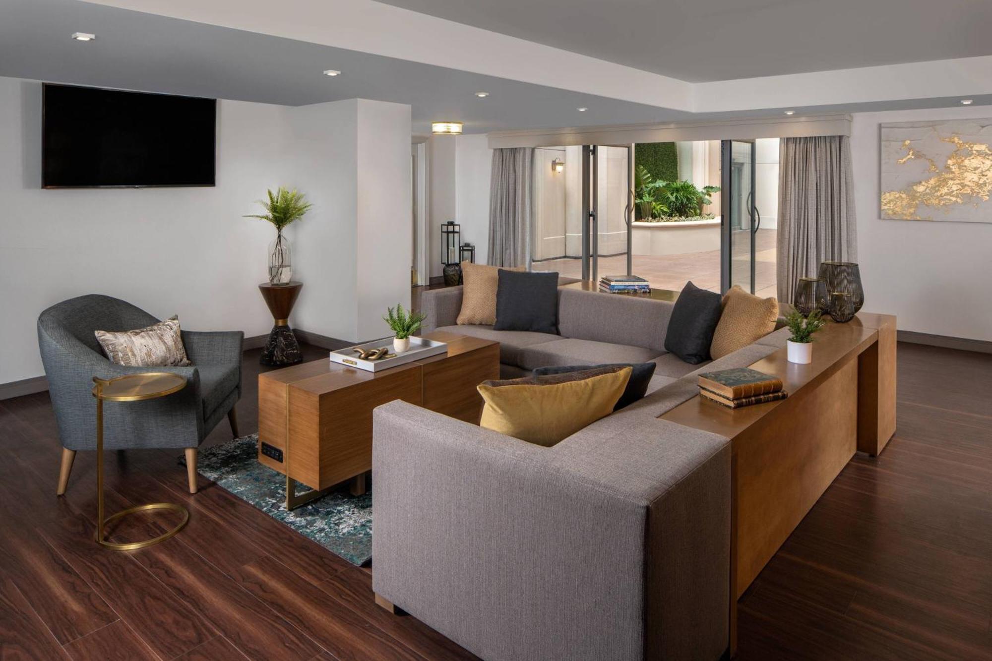 Marriott Warehouse Arts District 4*