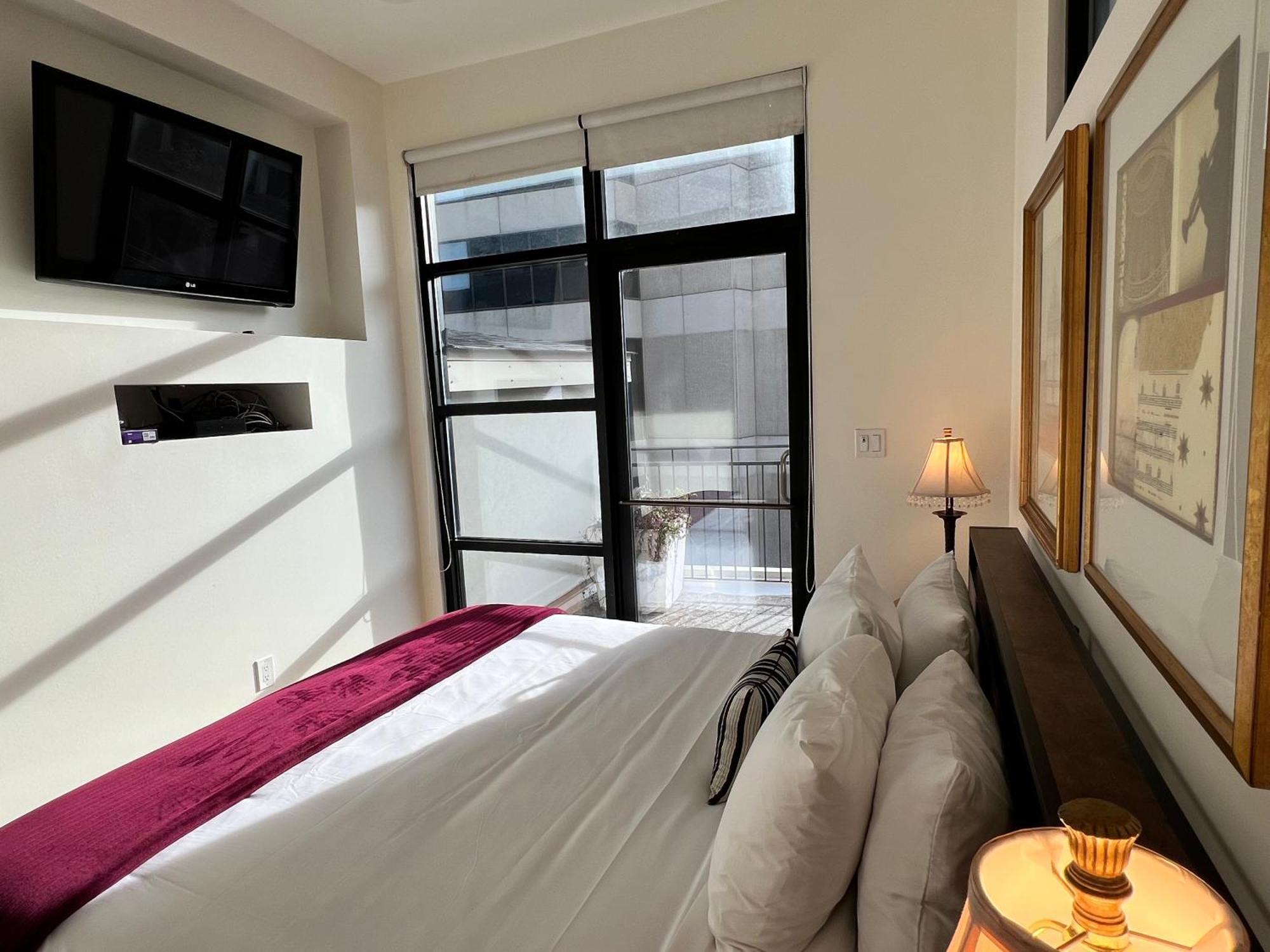 Entire W/ Party Rooftop - A Block Away From Parades Apartment New Orleans