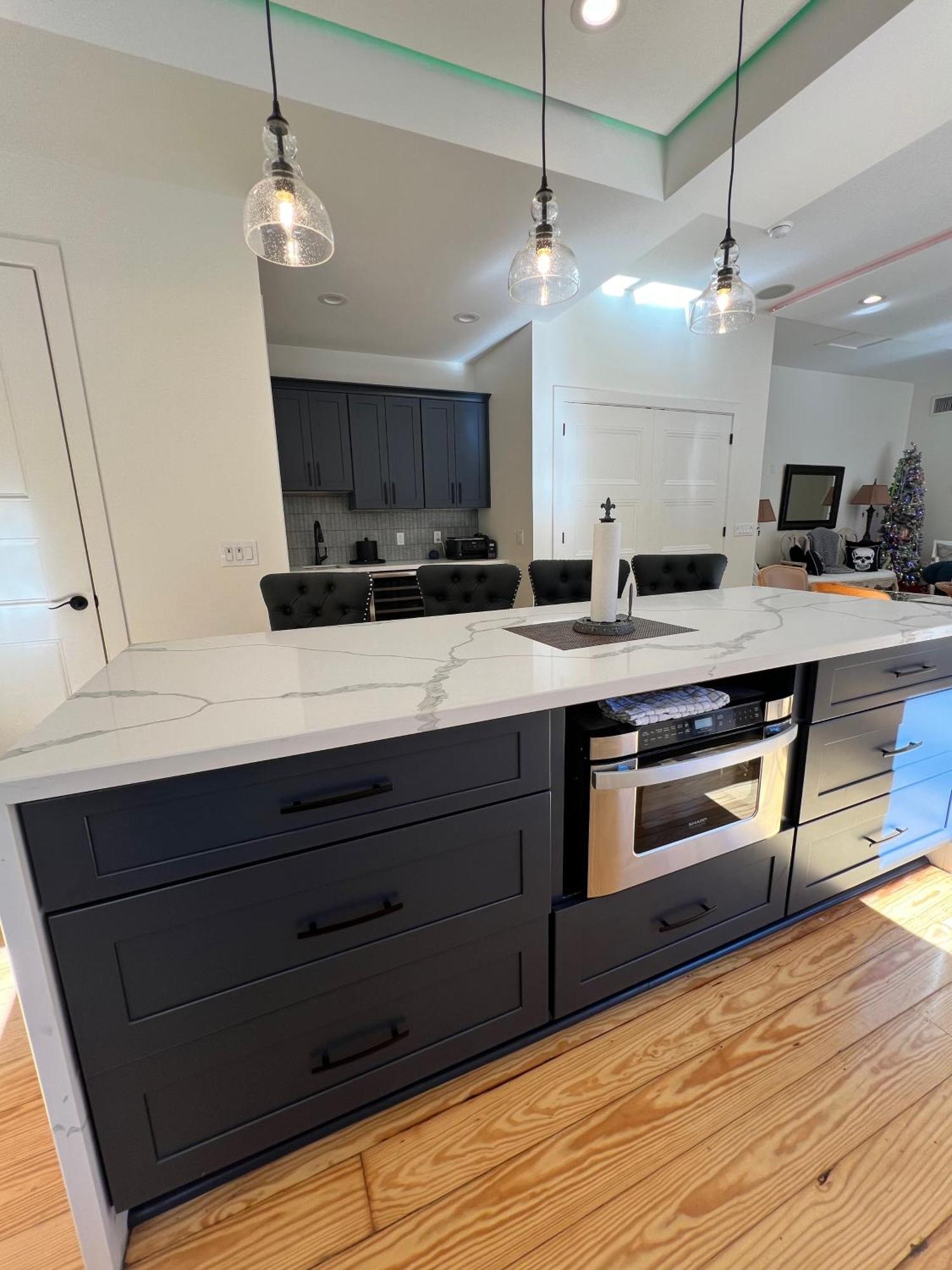 Entire W/ Party Rooftop - A Block Away From Parades *