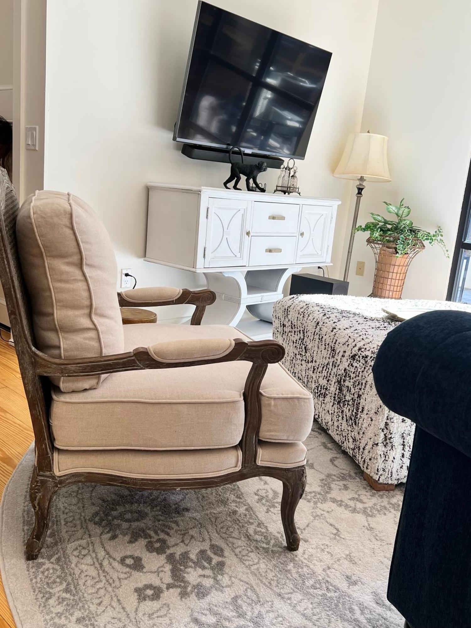 Entire W/ Party Rooftop - A Block Away From Parades Apartment *