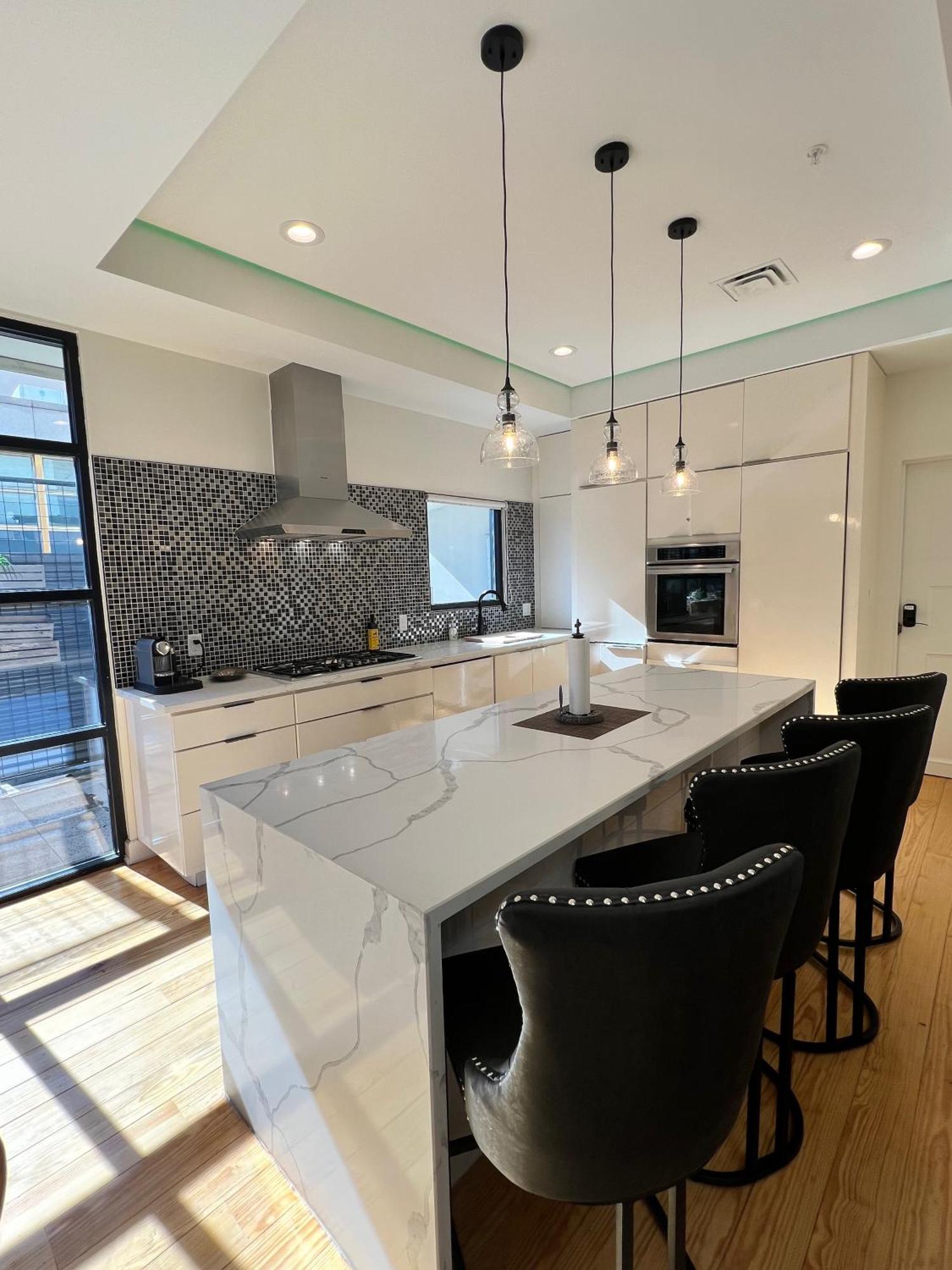 Entire W/ Party Rooftop - A Block Away From Parades New Orleans