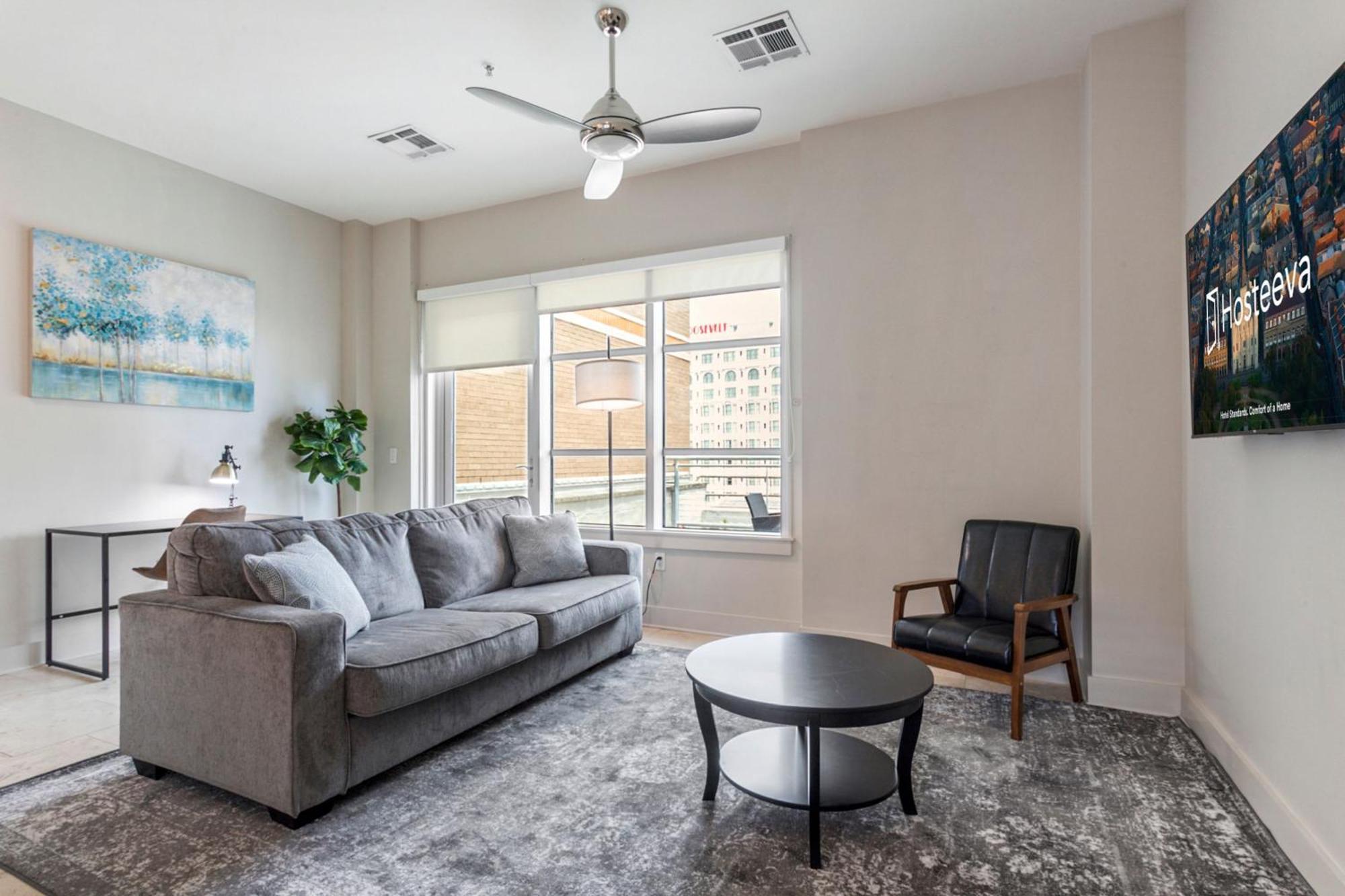 California Building By Hosteeva Apartment *