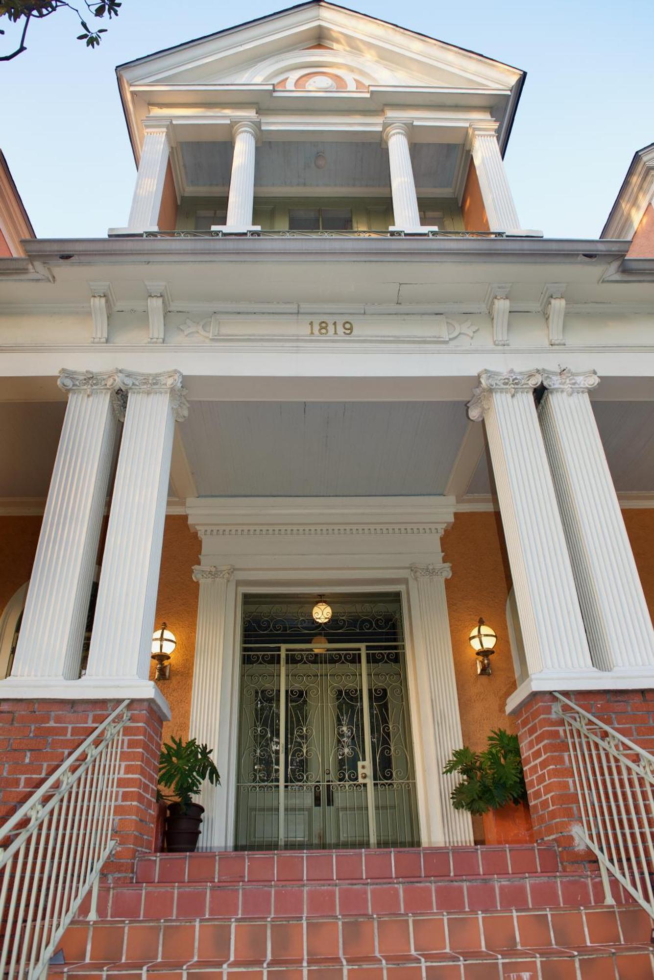 Apartment Very Close To French Quarter 2bed