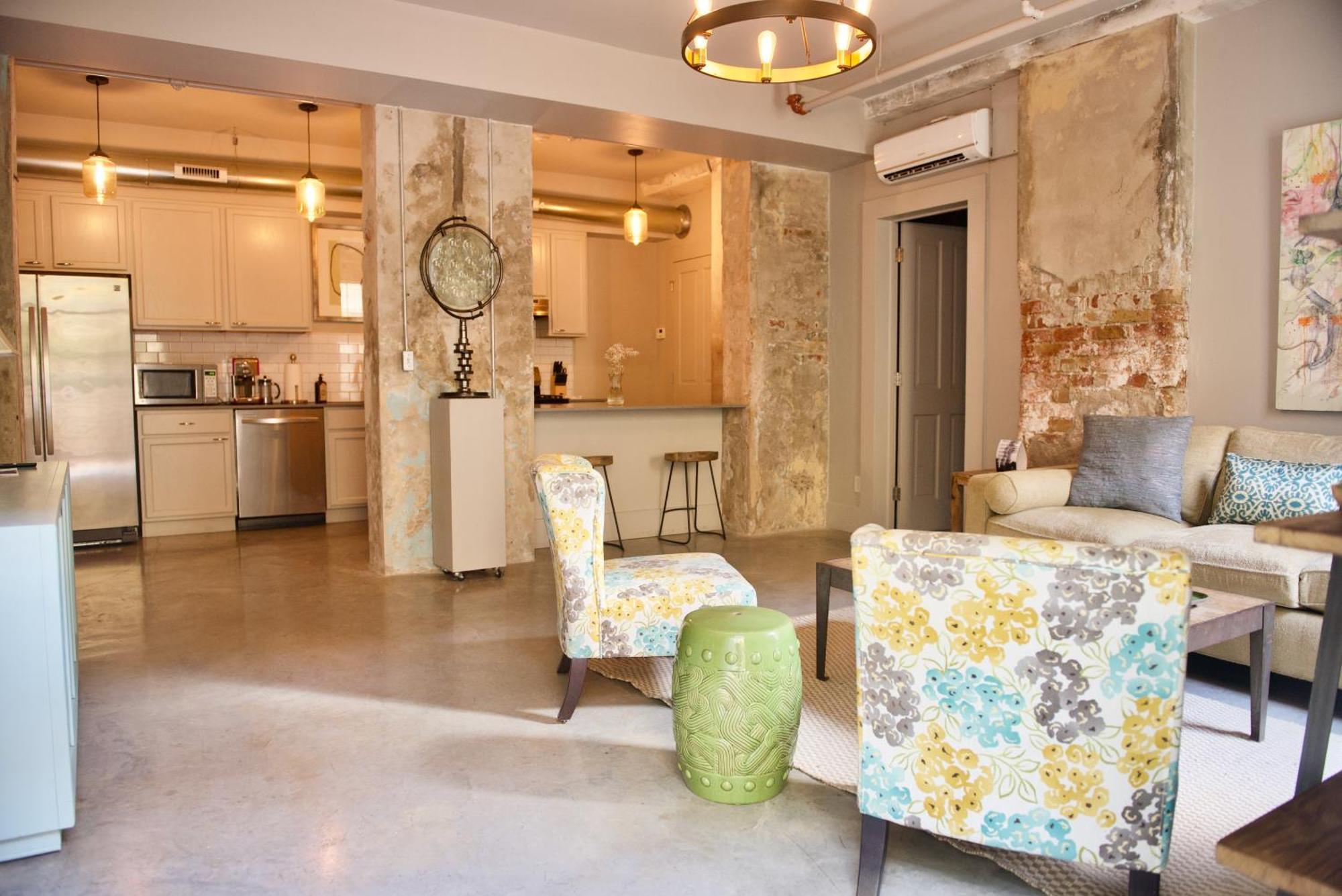Very Close To French Quarter 2bed Apartment
