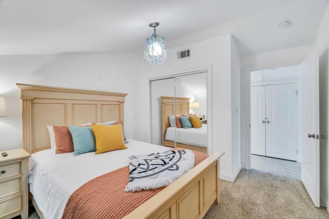 Holiday home Lakefront 3br W Balconies Near French Qtr *