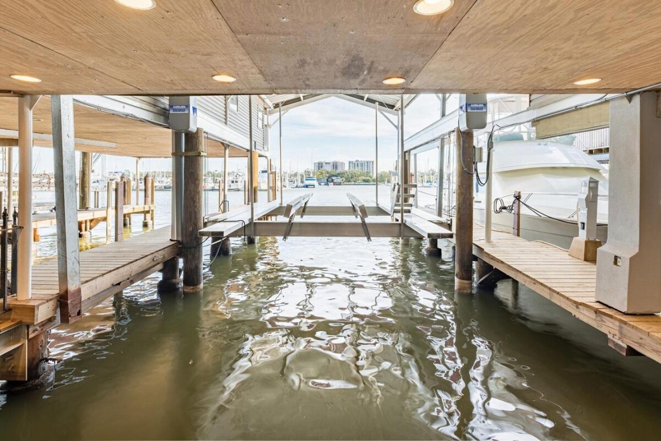 Lakefront 3br W Balconies Near French Qtr Holiday home *