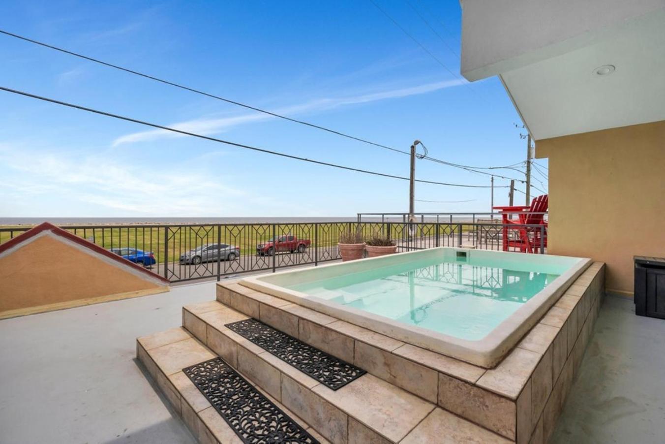 Lakefront 3br W Balconies Near French Qtr New Orleans
