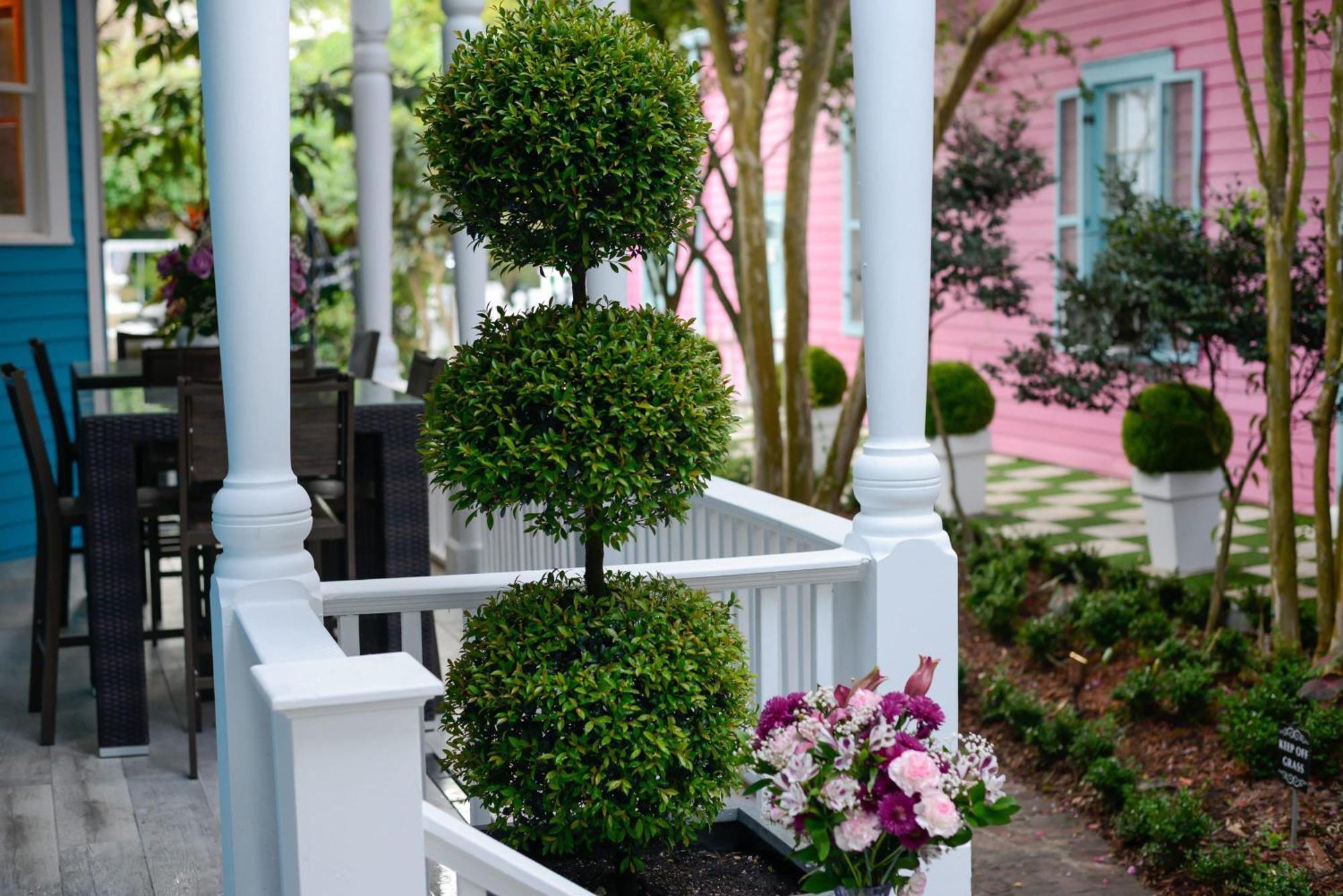 5 Bedroom - Sleeps 8! Steps From Bourbon Street!
