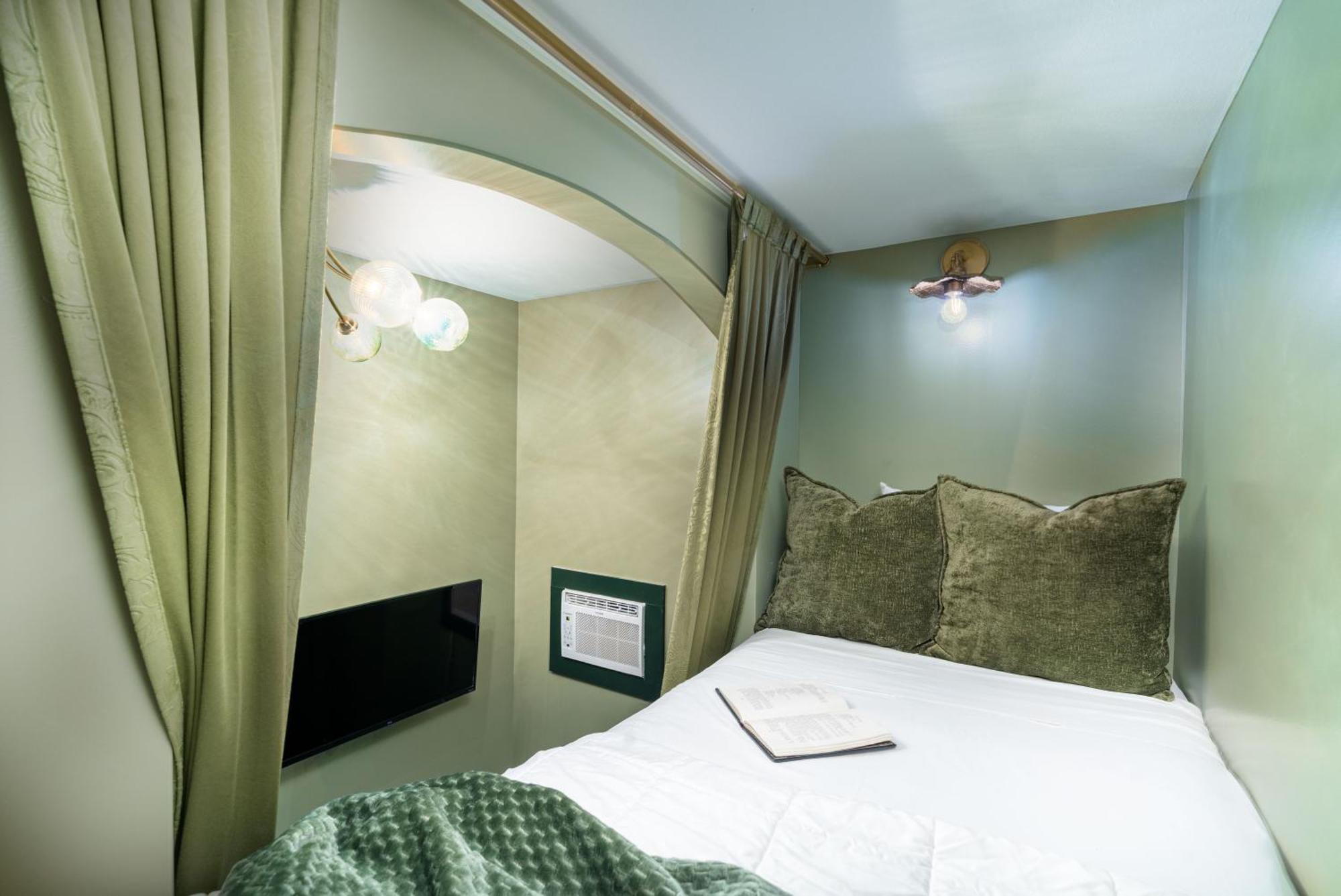 The Mansion On Royal