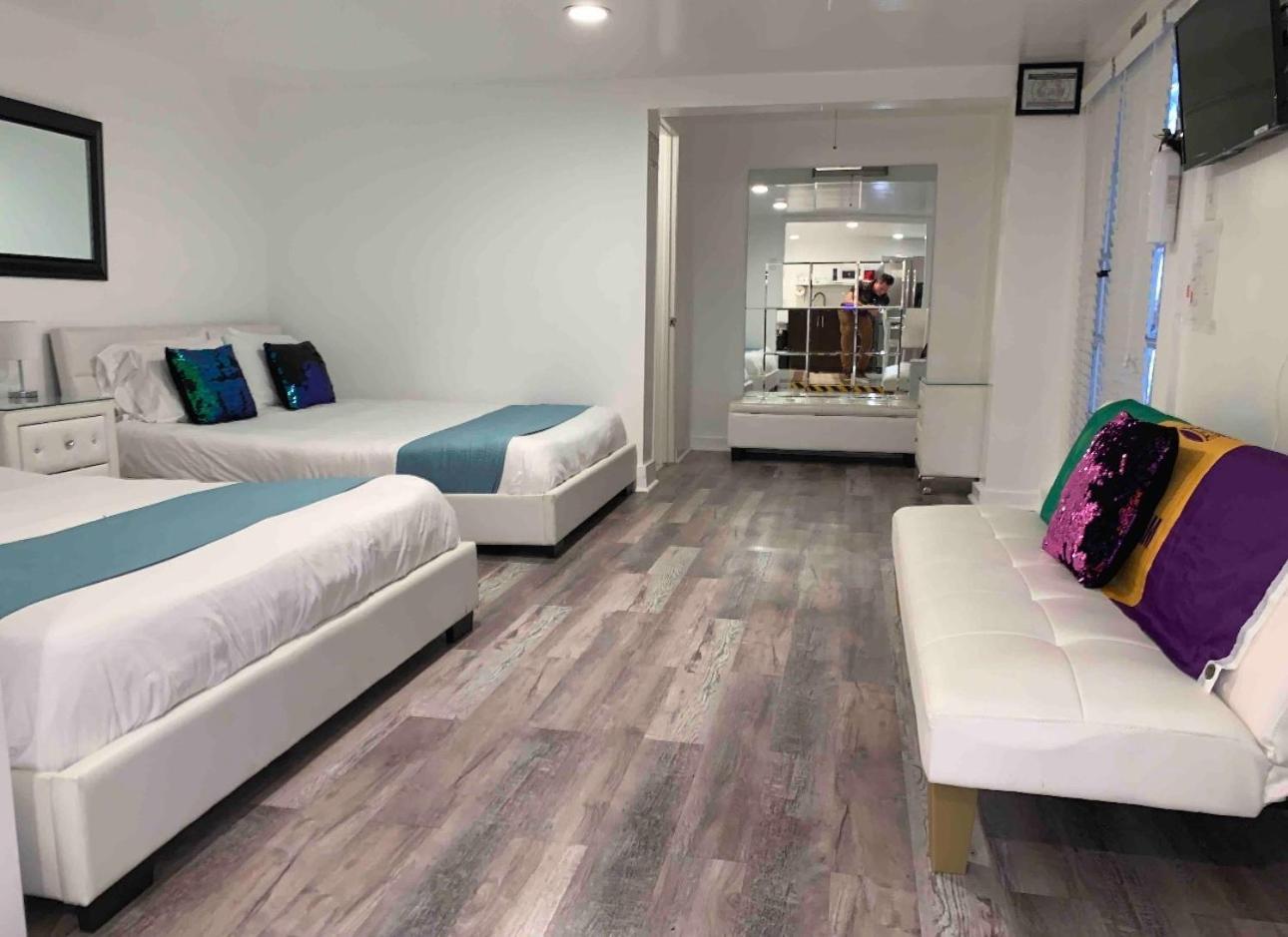 Magazine Mansion Motel 3*