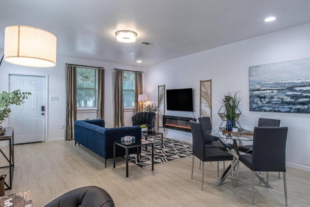Luxury Blue Loft Downtown Nola Apartment New Orleans