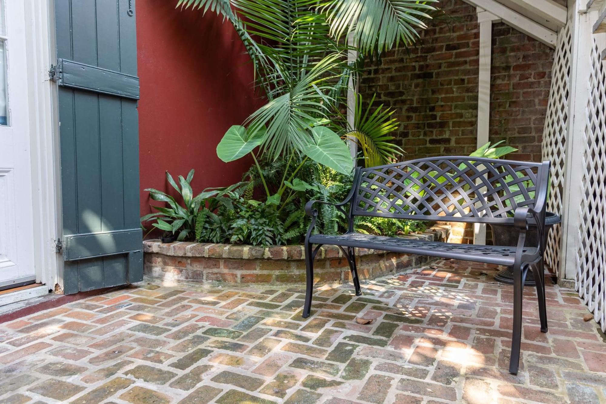 On St. Peter, A French Quarter Inn 3*