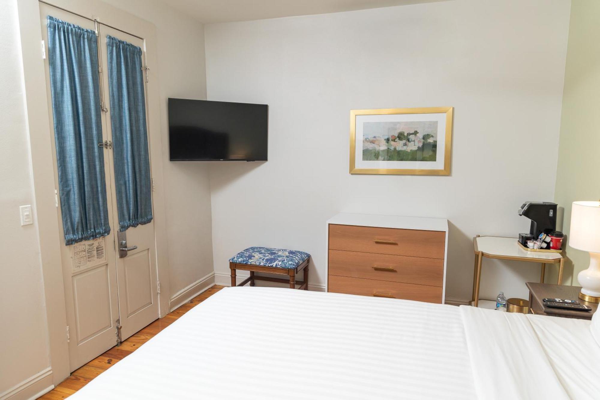 On St. Peter, A French Quarter Inn 3*