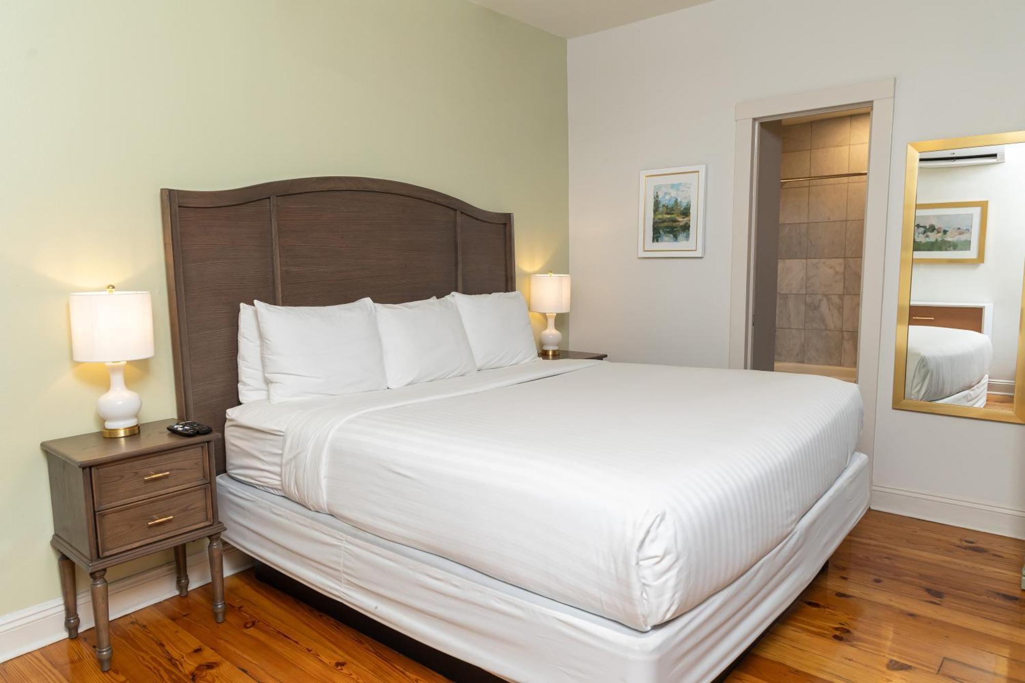 On St. Peter, A French Quarter New Orleans