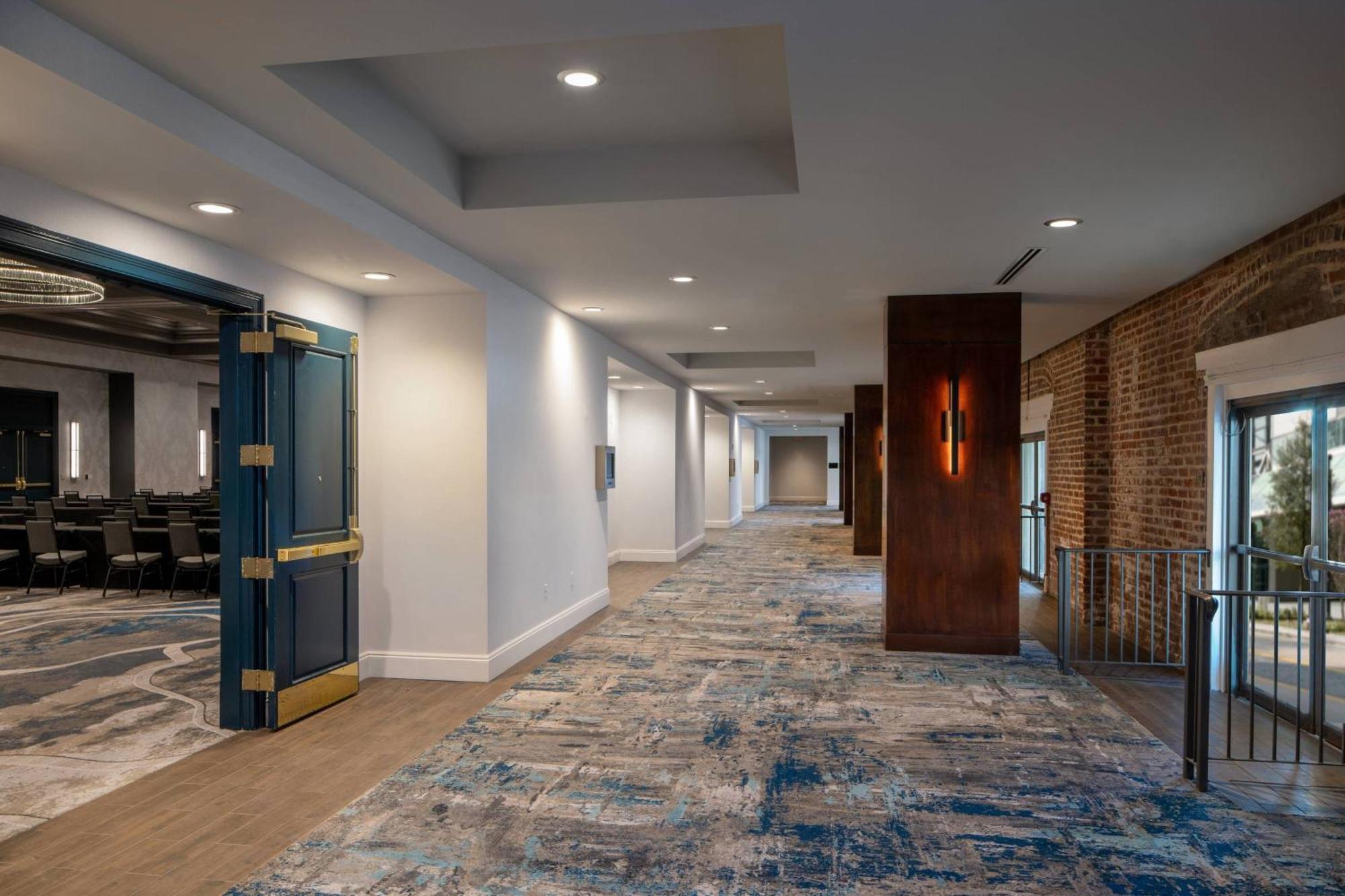 Marriott Warehouse Arts District Hotel