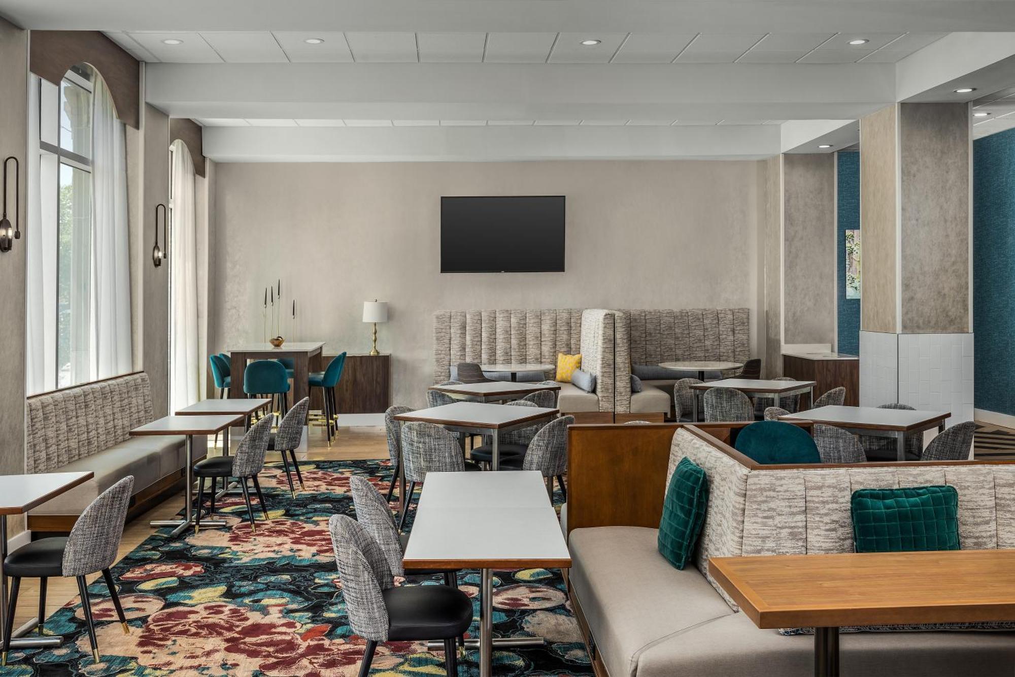 Hampton French Quarter Market Area 3*