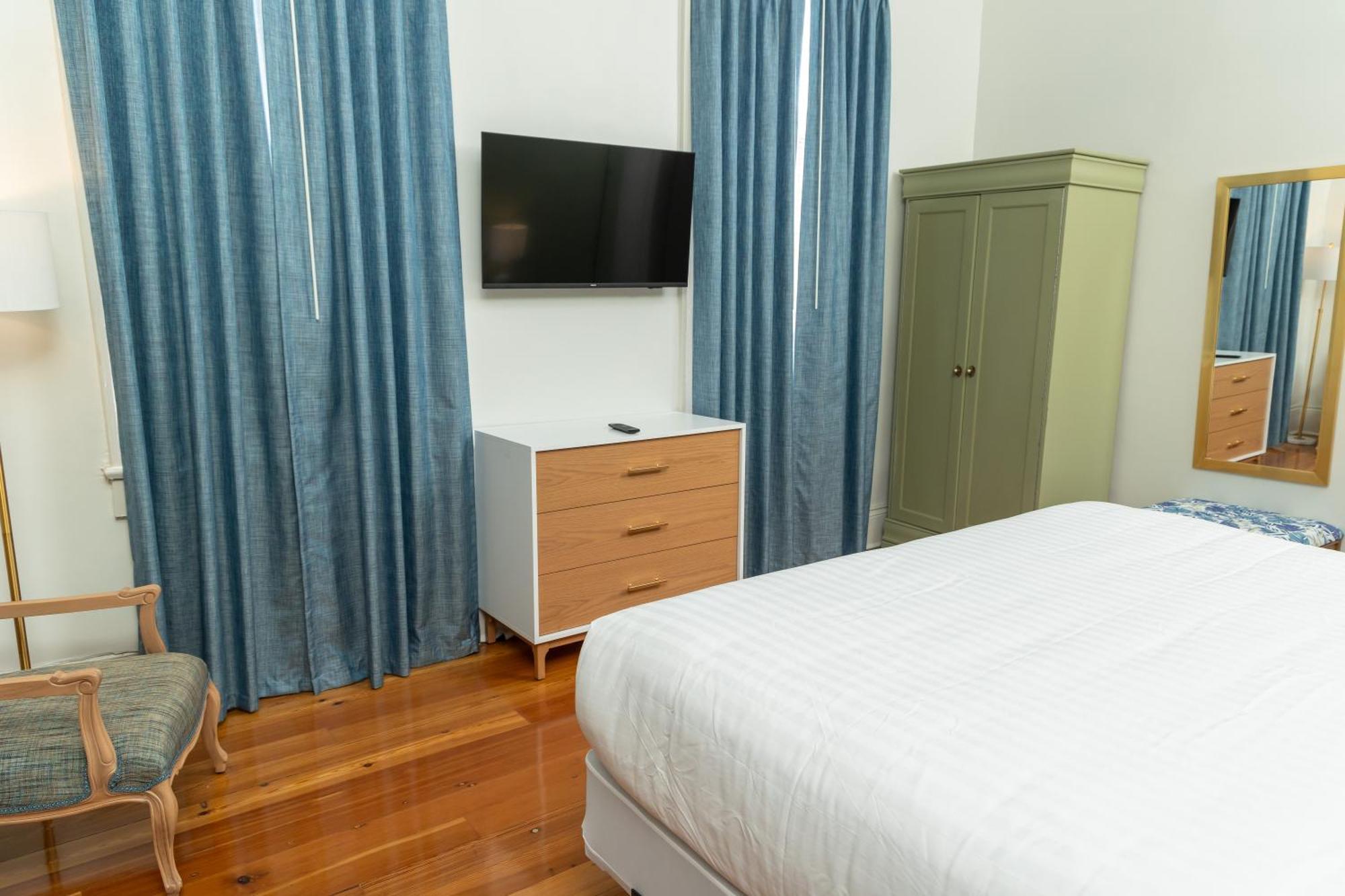 Hotel Lamothe House A French Quarter 4*