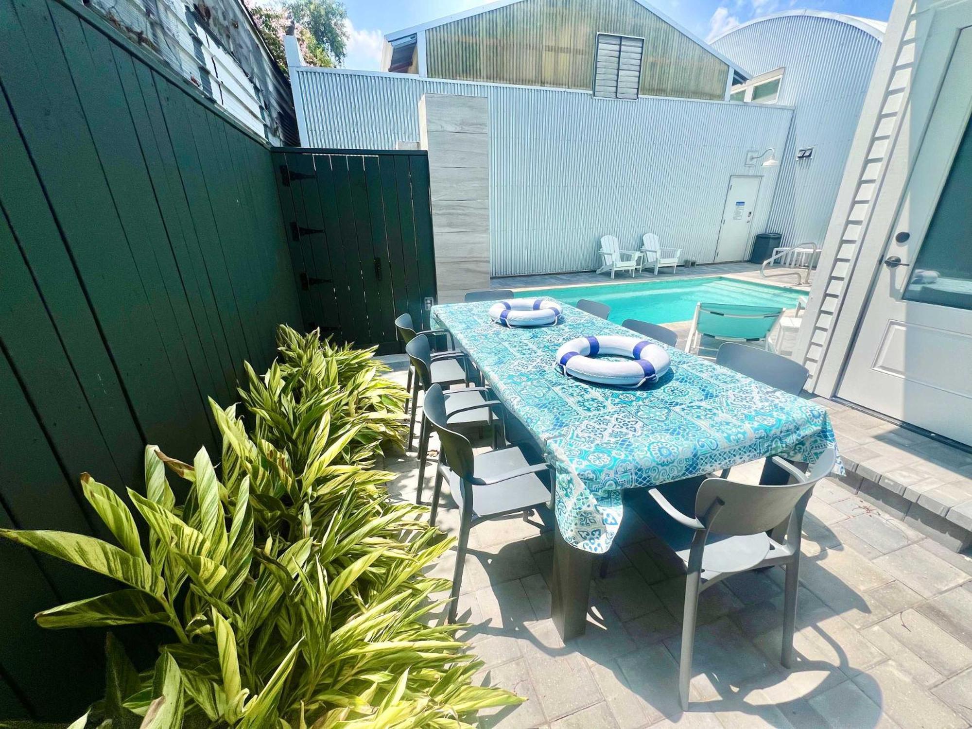 Holiday home The Moon Quonset Hut Vacation Heated & Chilled Pool *