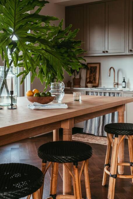 Thalia 5bd Townhome With Pool Walk To Superdome New Orleans