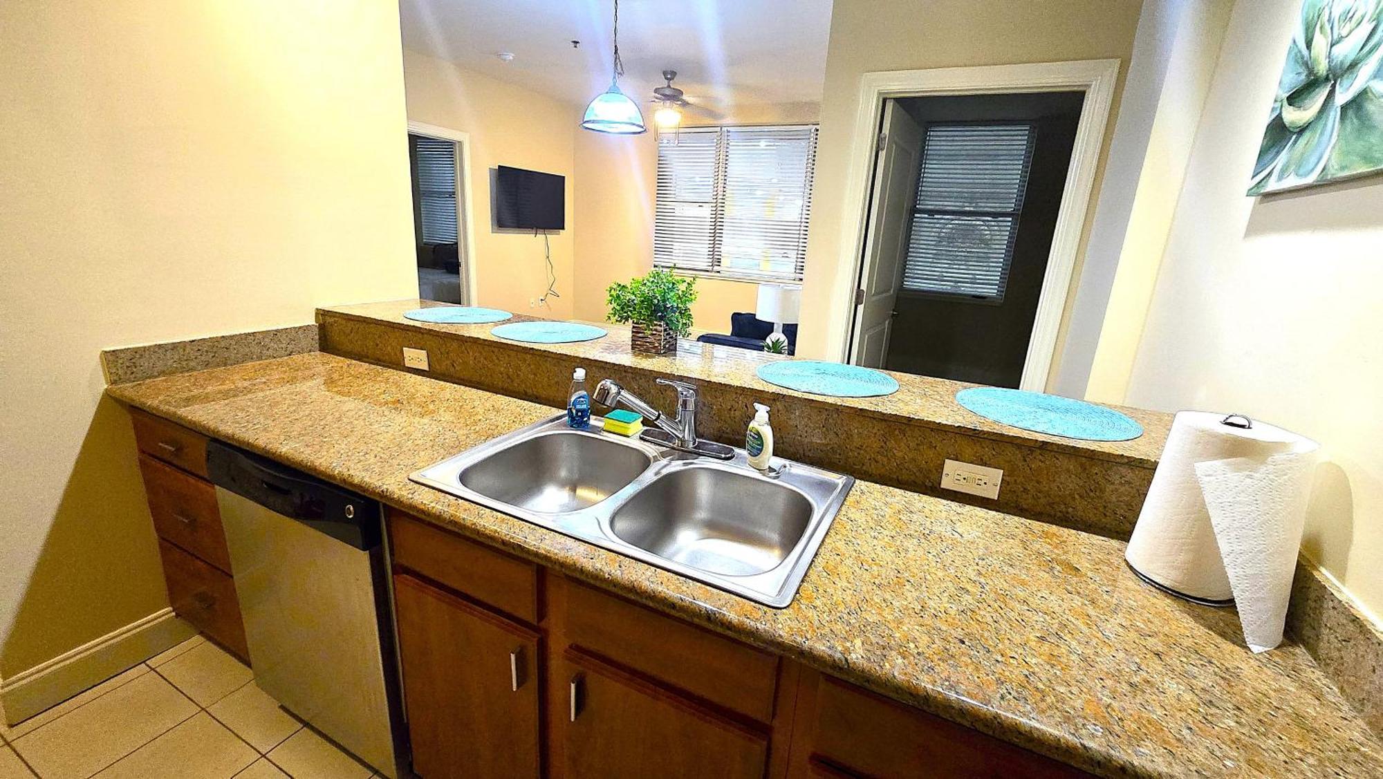 Legacy Steps From The French Quarter Superdome Casino Bourbon St With Gym & Pool *