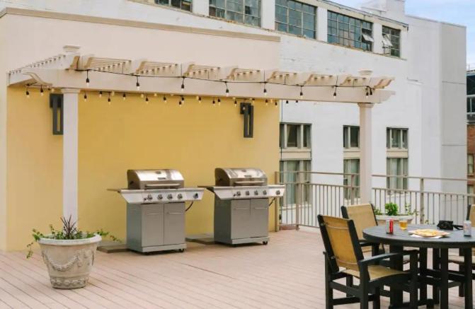 Legacy Steps From The French Quarter Superdome Casino Bourbon St With Gym & Pool Apartment *